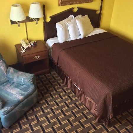 Country Hearth Inn - Боулинг Грийн Екстериор снимка