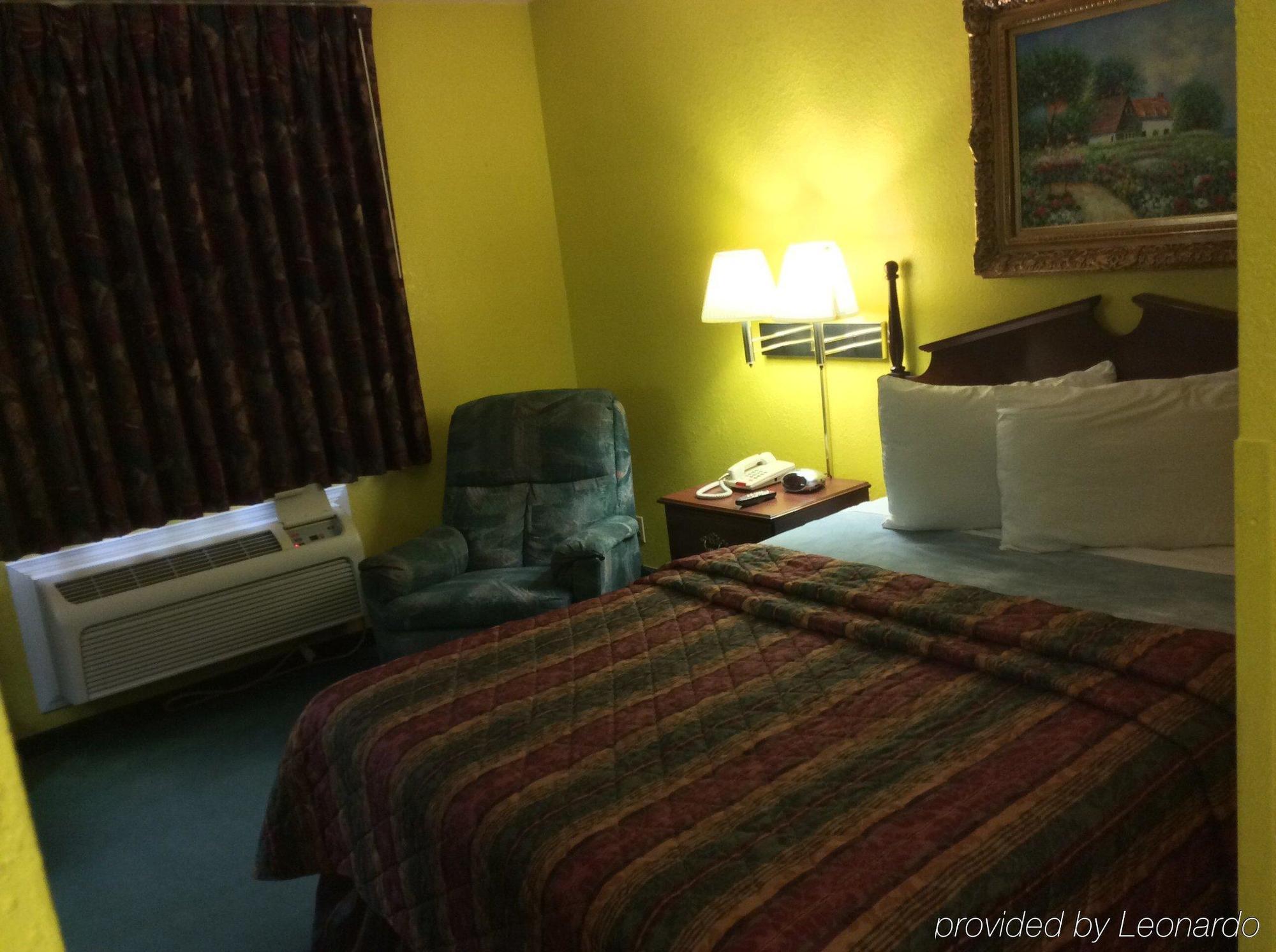Country Hearth Inn - Боулинг Грийн Екстериор снимка