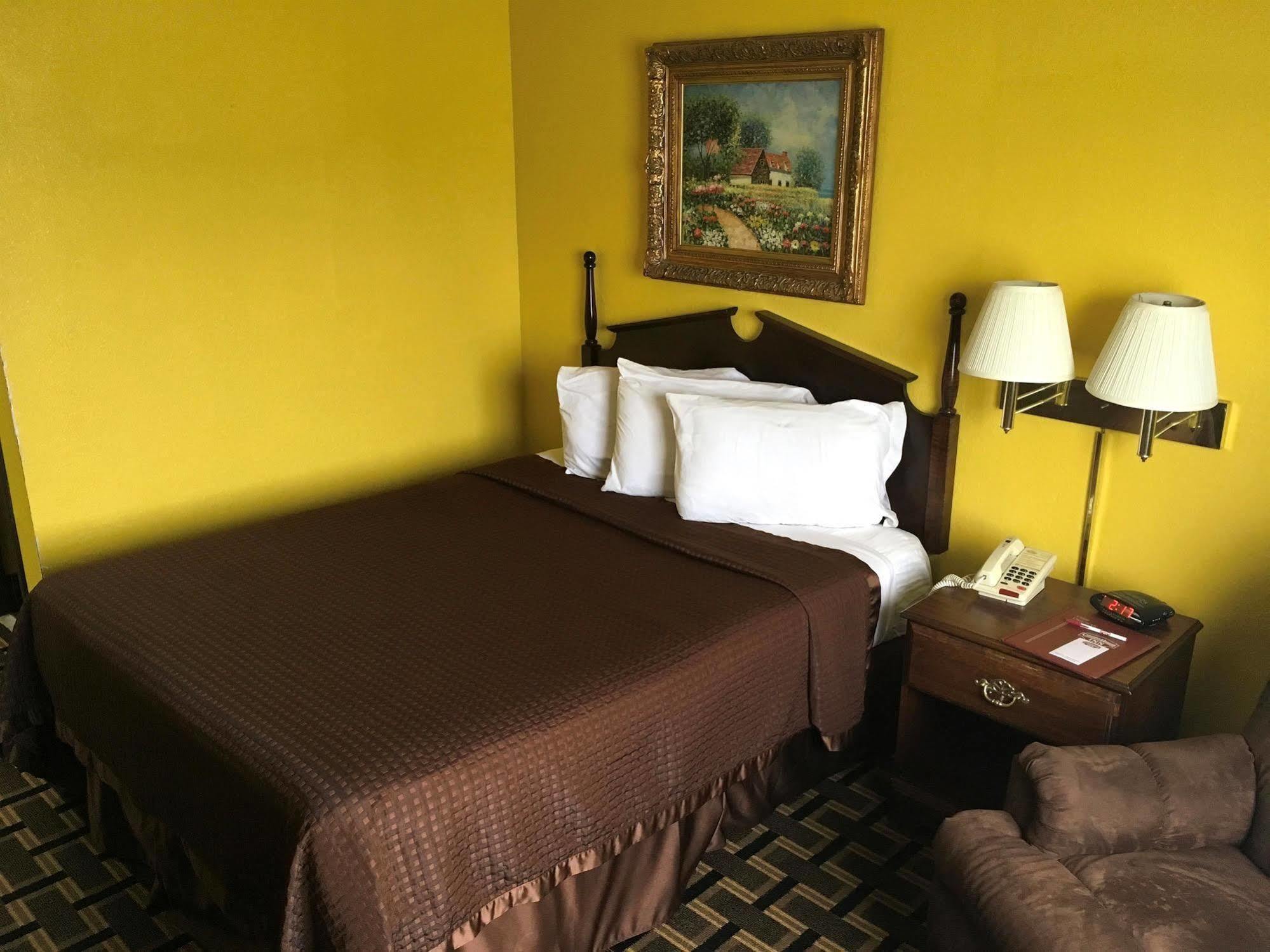 Country Hearth Inn - Боулинг Грийн Екстериор снимка