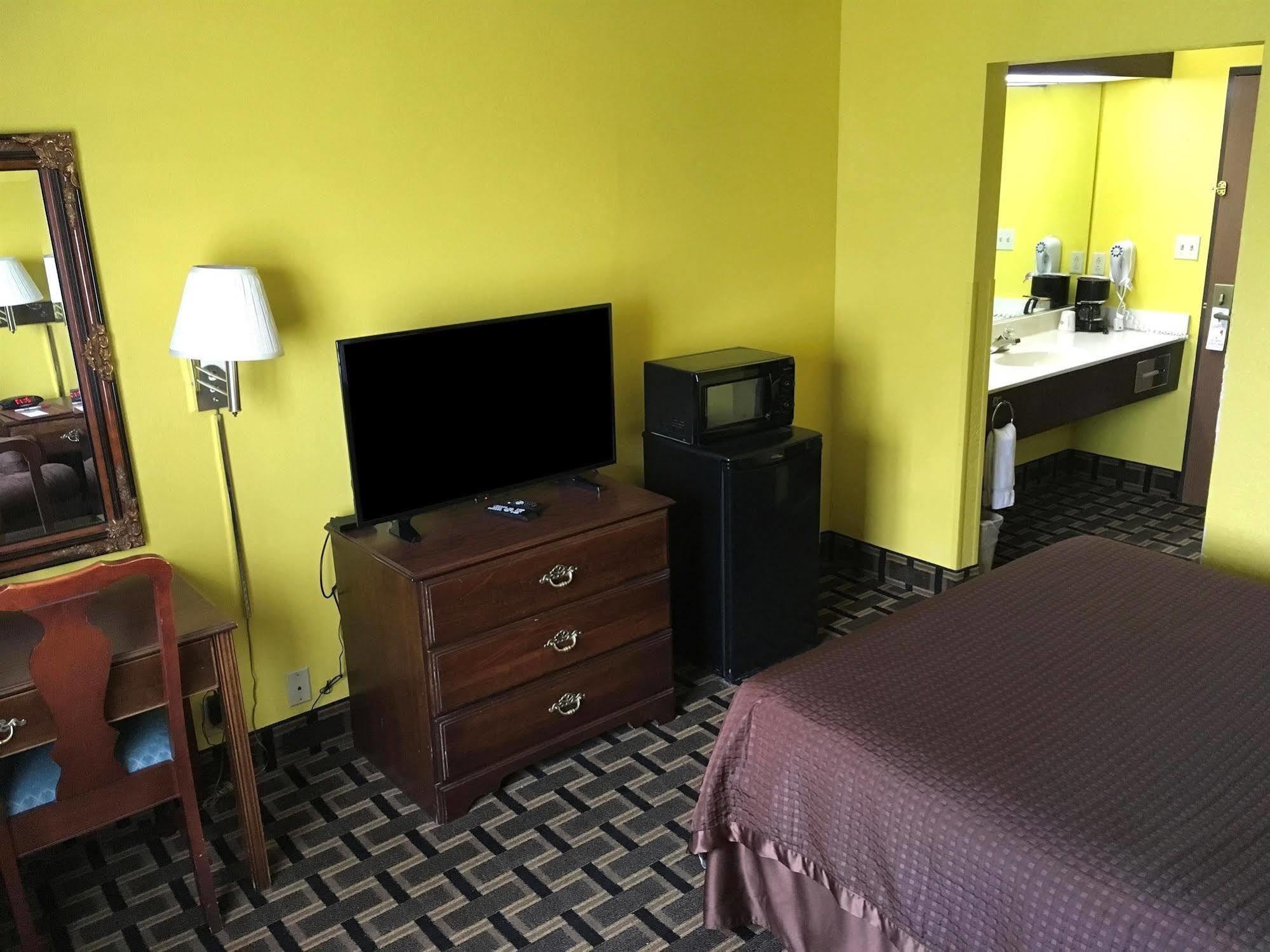 Country Hearth Inn - Боулинг Грийн Екстериор снимка