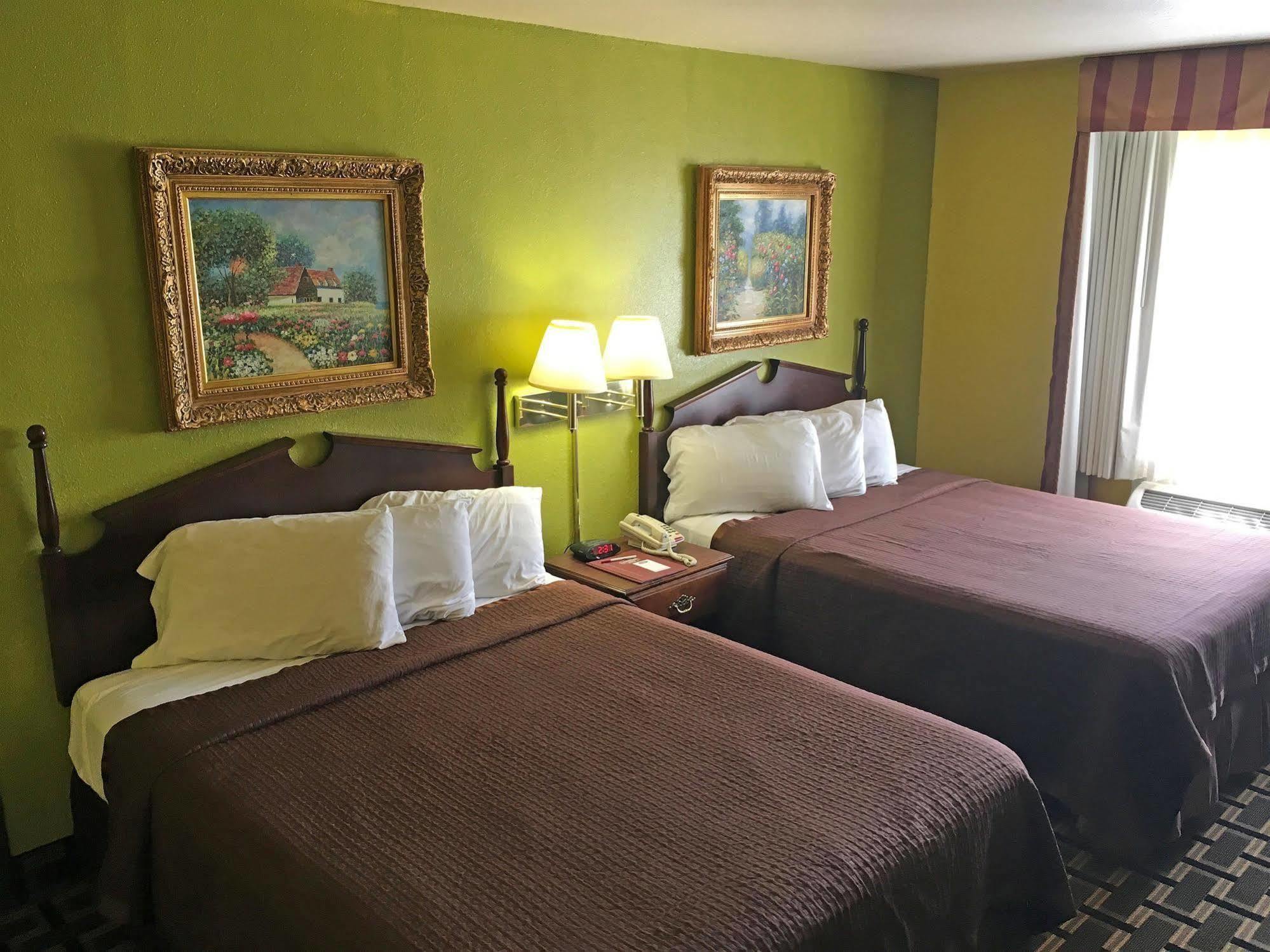 Country Hearth Inn - Боулинг Грийн Екстериор снимка
